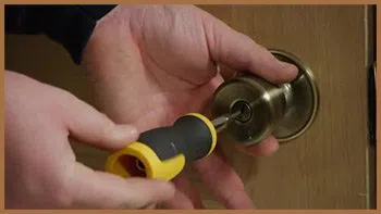 City Locksmith Shop Pittsburgh, PA 412-409-9037 - 15-unlock-door